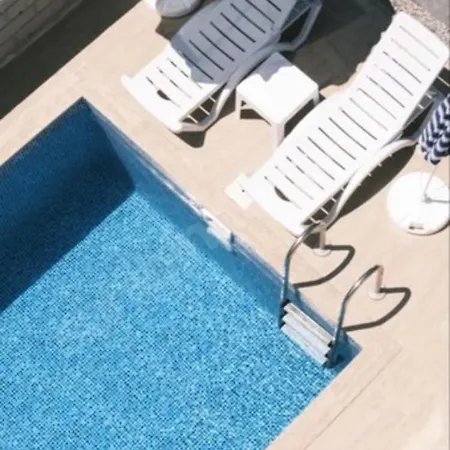 Airport Villa With Private Pool 2 Villa *